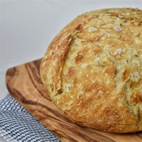 no-knead-lemon-herb-bread-bigovencom image