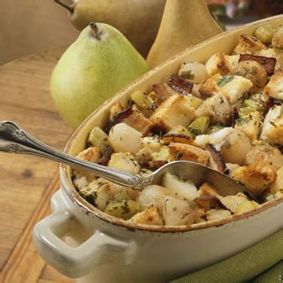 bread-stuffing-with-pears-bacon-and-caramelized-onions image