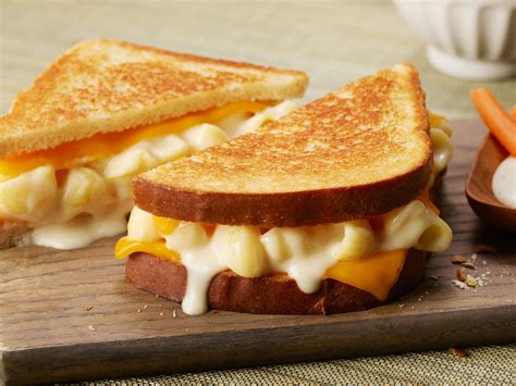 mac-cheese-grilled-cheese-panera-at-home image