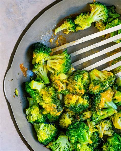 quick-broccoli-and-cheese-10-minutes-a-couple image