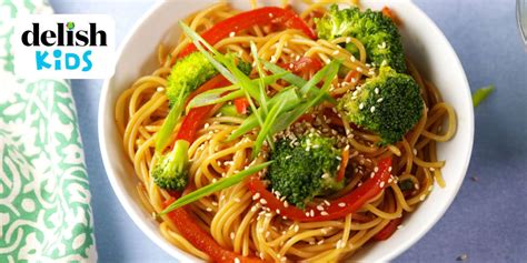 how-to-make-spaghetti-lo-mein-delish image