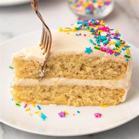 vegan-vanilla-cake-with-dairy-free-buttercream-frosting image