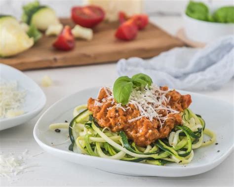 how-to-cook-zucchini-noodles-cooking-school-food image
