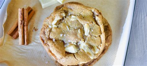 white-chocolate-cinnamon-cookies-cooking-circle image