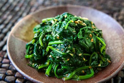 spinach-with-sesame-and-garlic-recipe-simply image