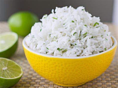 delectable-chipotle-rice-copycat-recipe-thefoodxp image