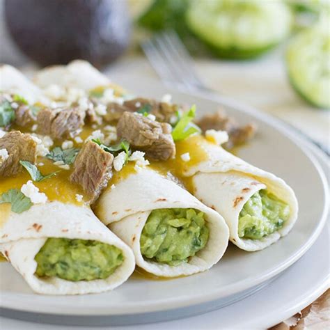 guacamole-tacos-with-tomatillo-steak-sauce-taco image