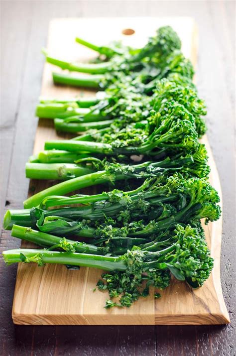 easy-broccolini-recipe-with-gremolata-umami-girl image