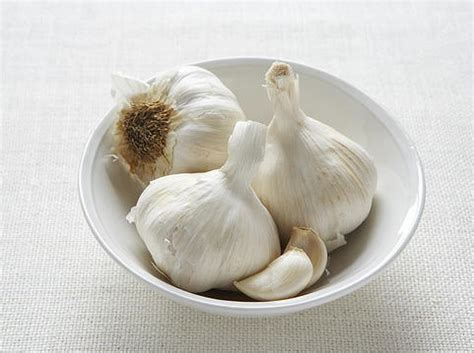 roasted-garlic-puree-cookstrcom image