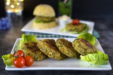 baked-broccoli-patties-keto-low-carb-vegetarian image