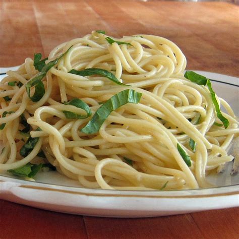 spaghetti-with-garlic-herbs-recipe-scott-hocker image