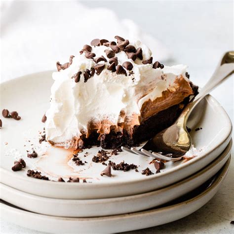 no-bake-chocolate-pie-the-travel-palate image