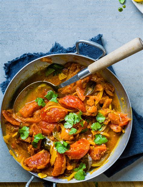 fresh-tomato-curry-recipe-sainsburys-magazine image