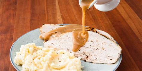 19-gravy-recipes-perfect-for-thanksgiving-best-ways image