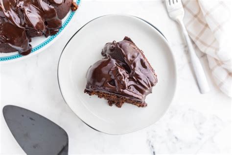 chocolate-fudge-brownie-cake-kitchen-divas image
