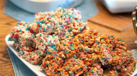 christmas-rice-krispie-treats-recipes-youll-love-diy-projects image