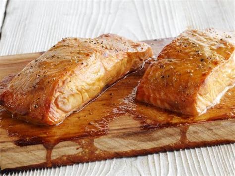 10-of-the-best-cedar-plank-salmon-recipes-gourmet-grillmaster image
