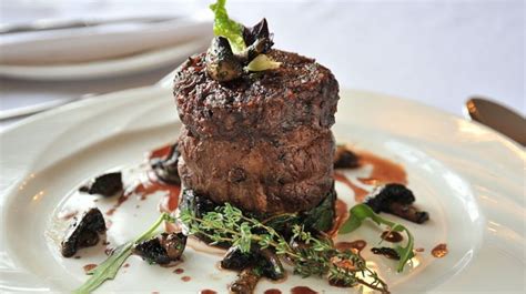 beef-fillet-with-stilton-portobello-sauce-wine-pairing image