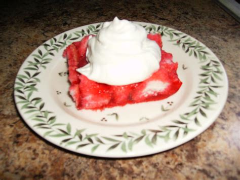 strawberry-angel-food-cake-dessert-tasty-kitchen image