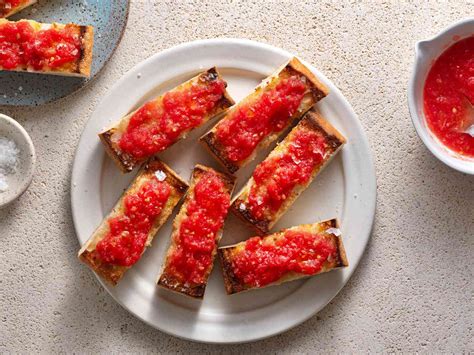 pan-con-tomate-spanish-style-grilled image