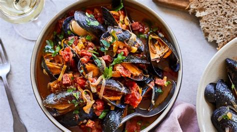 portuguese-style-mussels-iga image