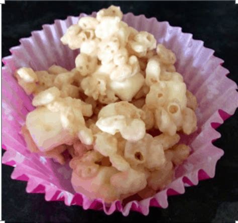 easy-white-chocolate-and-marshmallow-krispie-cakes image