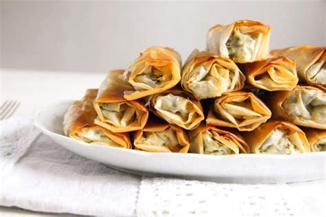 albanian-spinach-pie-or-byrek-rolls-albanian-food image