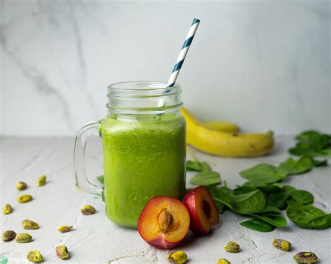 matcha-smoothie-recipes-the-ultimate-guide-with-5 image