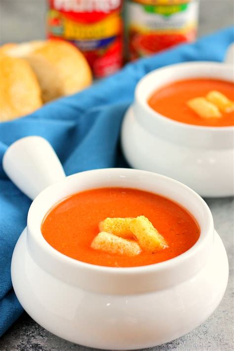 20-minute-creamy-tomato-basil-soup-pumpkin-n-spice image