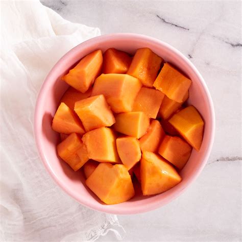 how-to-cut-a-papaya-eatingwell image