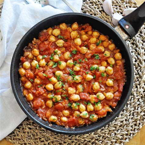 spanish-garbanzo-bean-skillet-with-chunky-tomatoes image