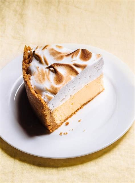 lemon-meringue-cheesecake-ricardo image