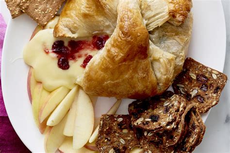 baked-brie-in-puff-pastry-recipe-easy-appetizer-the image