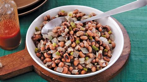 slow-cooker-spicy-black-eyed-peas image