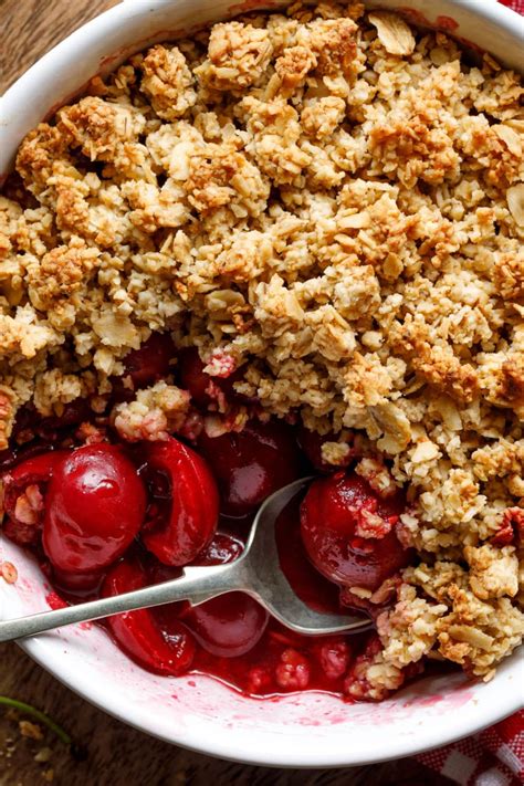 easy-cherry-crisp-recipe-insanely-good image