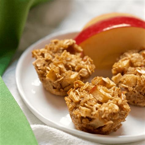 apple-cinnamon-quinoa-breakfast-muffins-family image