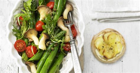 mushrooms-with-tomato-and-asparagus-recipe-eat image