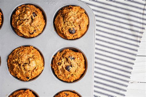 healthy-pumpkin-raisin-muffins-recipe-the-crooked image