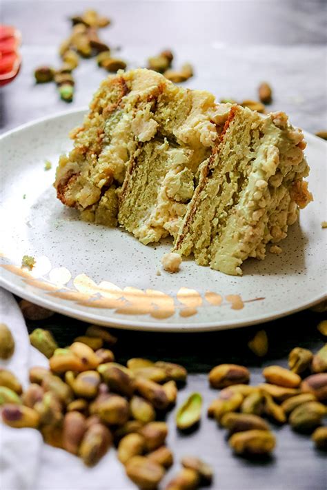 momofuku-milk-bar-pistachio-layer-cake-joanne image