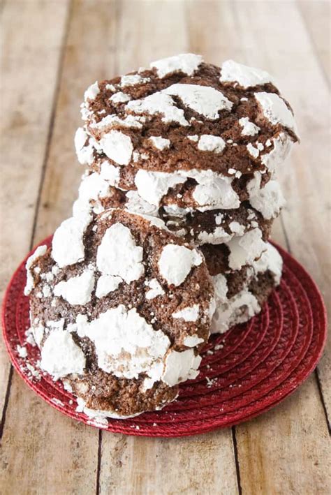 fudgy-chocolate-crackle-cookies-mindees-cooking image