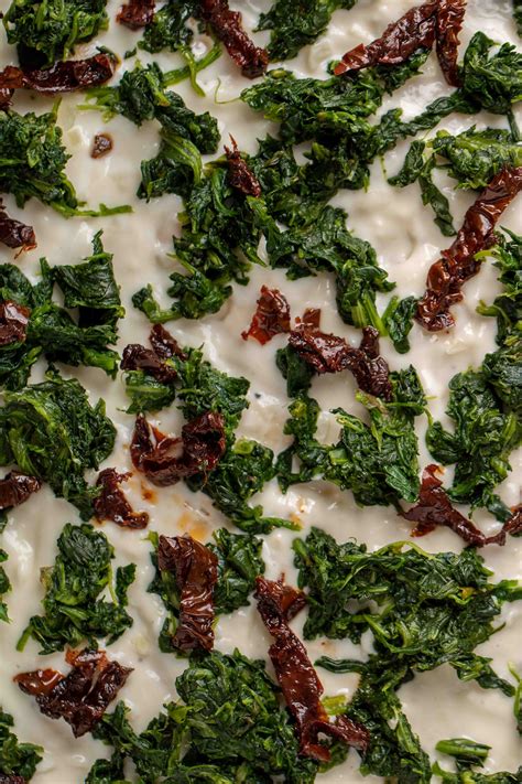 quick-spinach-pizza-with-white-sauce-lifestyle-of-a image