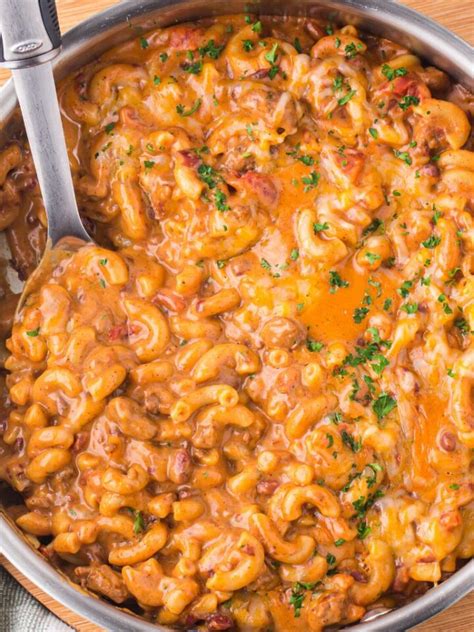 easy-chili-mac-together-as-family image