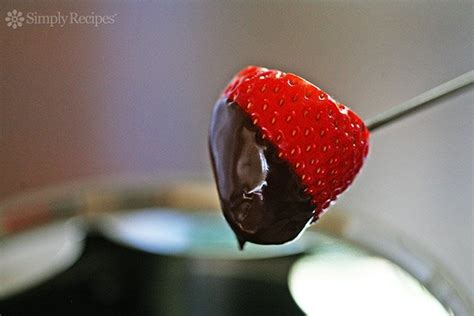 chocolate-fondue-recipe-simply image