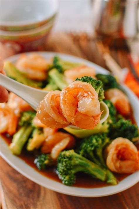 shrimp-and-broccoli-with-brown-sauce-the-woks-of-life image