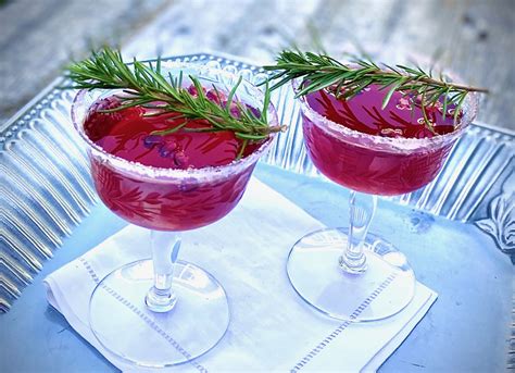 prosecco-cocktails-with-pomegranate-the-art-of-food image