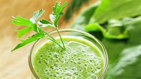dr-ozs-energizing-green-drink-recipe-oprahcom image