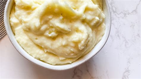mascarpone-mashed-potatoes image