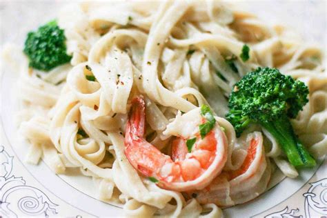 creamy-shrimp-and-broccoli-fettuccine-recipe-simply image
