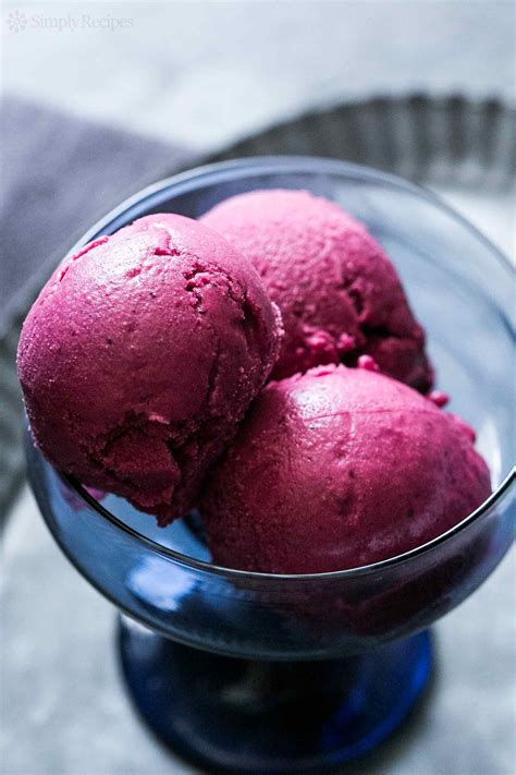 blueberry-frozen-yogurt-recipe-simply image