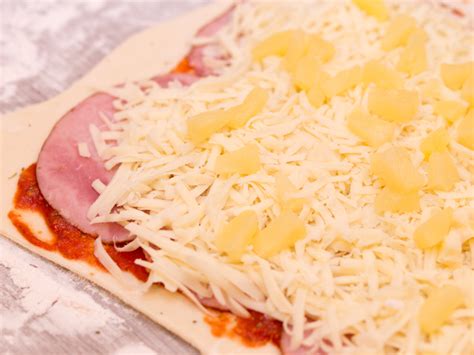 ham-pineapple-pizza-roll-recipe-outside-the-box image